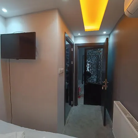 Reyna Hotel apartamentowy