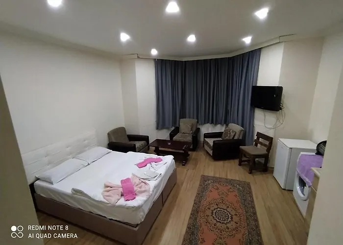 Reyna Apartmanhotel *